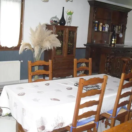 펜션 Independant Avec Jardin Clos, Terrasse Et Wifi, Au Centre De Senlis, Animaux Acceptes - Fr-1-376-52