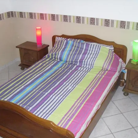 펜션 Independant Avec Jardin Clos, Terrasse Et Wifi, Au Centre De Senlis, Animaux Acceptes - Fr-1-376-52 *